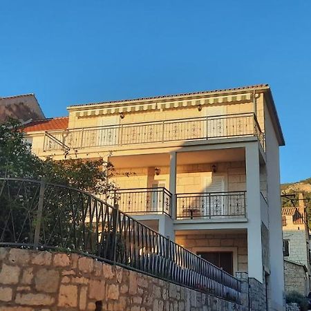 Apartments Villa Beba Komiža Exteriér fotografie