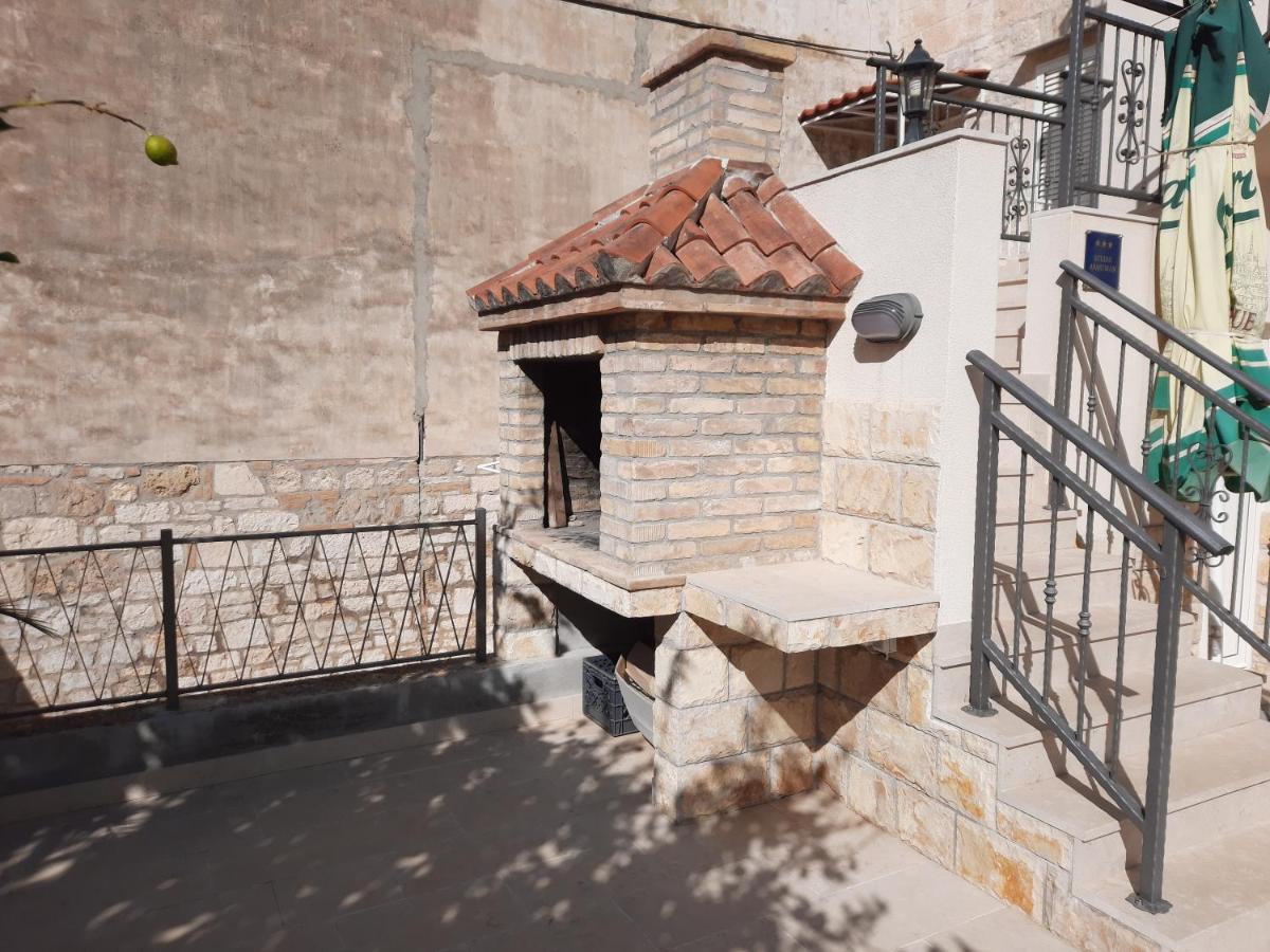 Apartments Villa Beba Komiža Exteriér fotografie