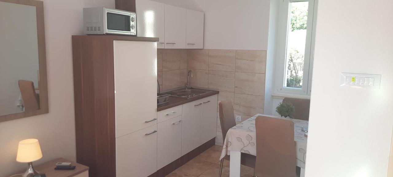 Apartments Villa Beba Komiža Exteriér fotografie