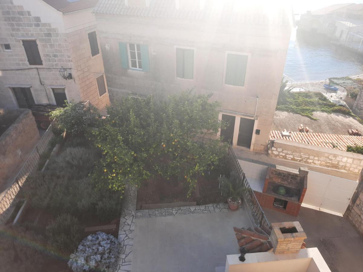 Apartments Villa Beba Komiža Exteriér fotografie